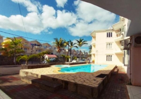 Le Palmier cozy spacious apart near the beach R2